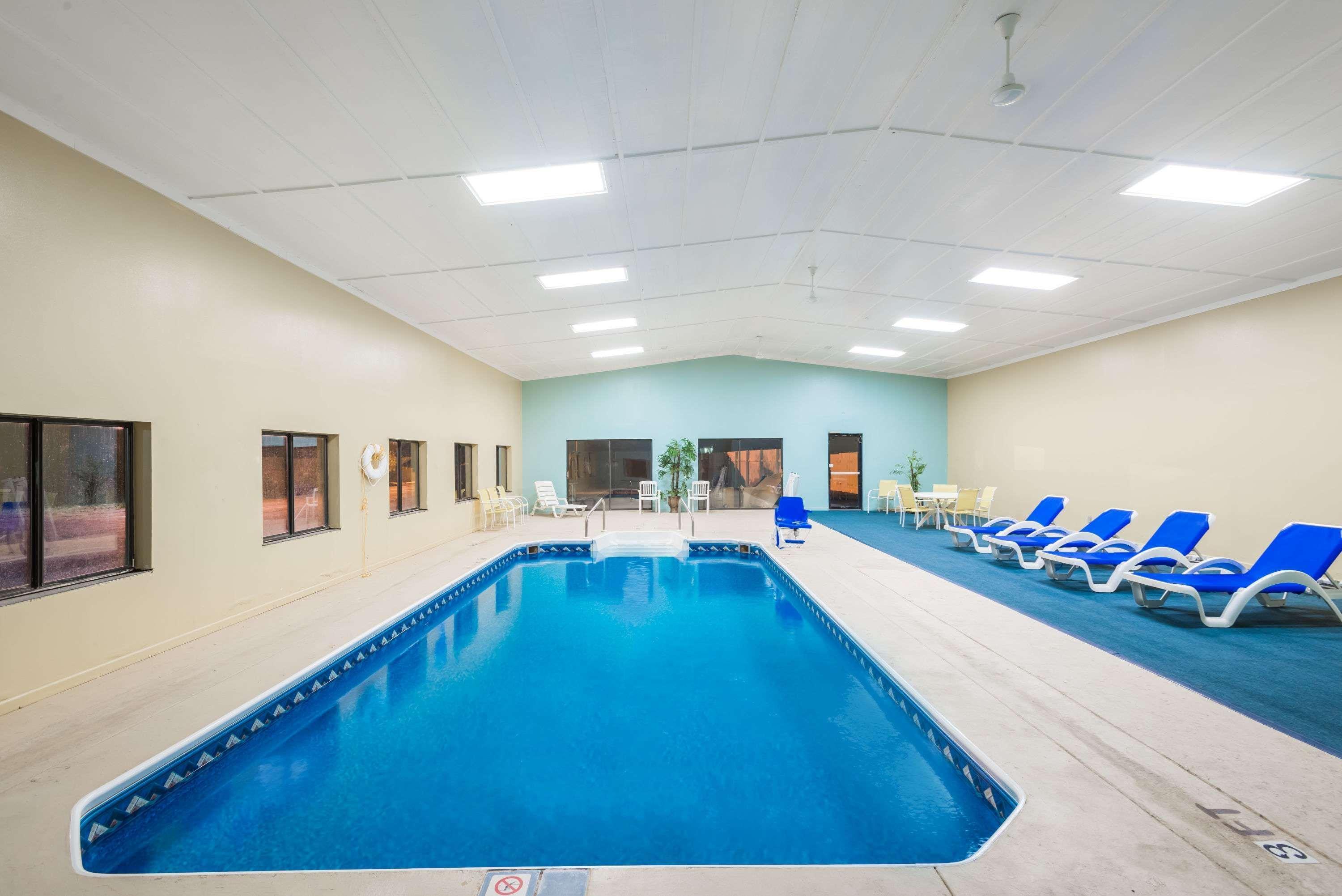 מלון Super 8 By Wyndham טוקומקארי מראה חיצוני תמונה