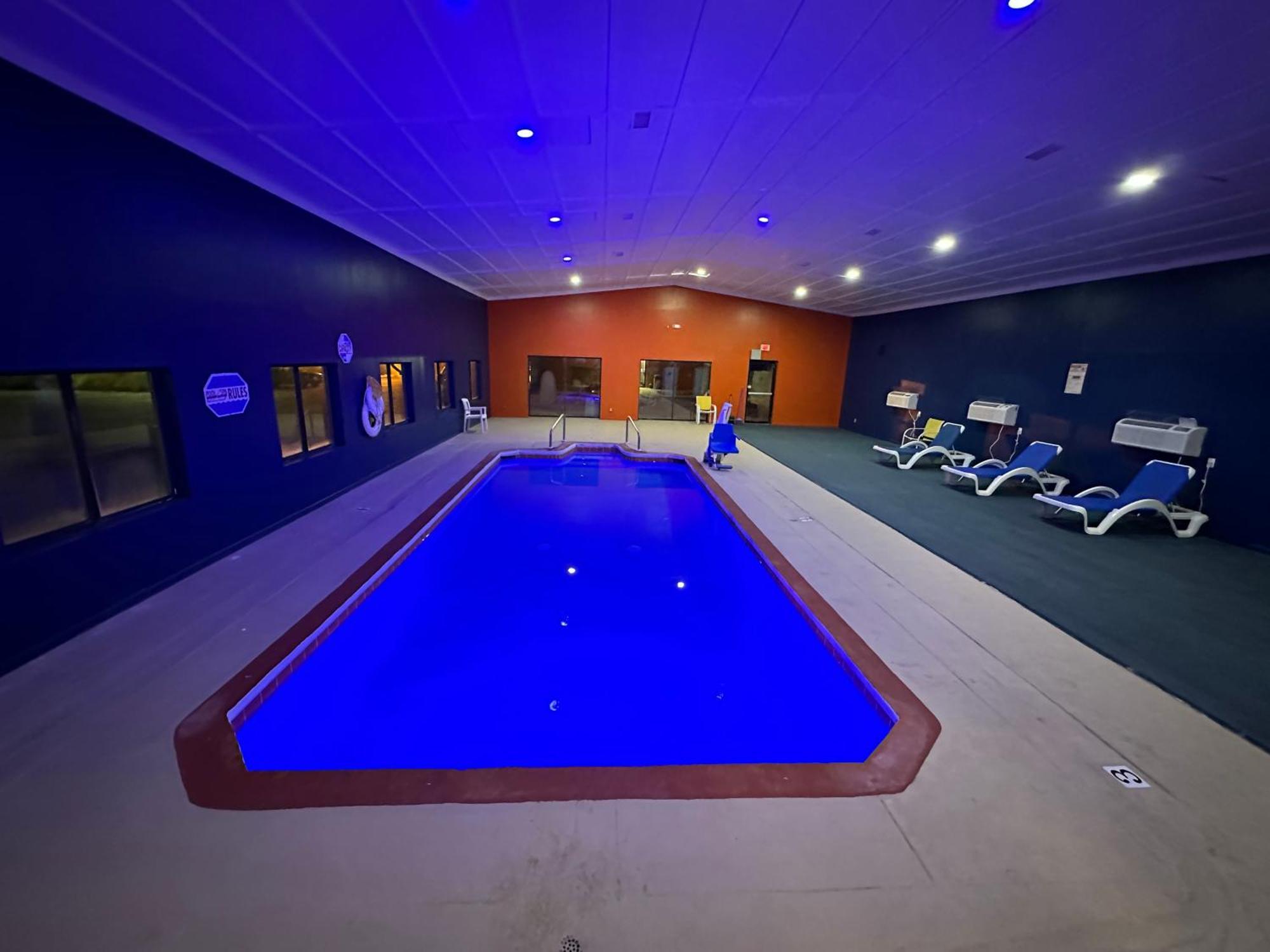 מלון Super 8 By Wyndham טוקומקארי מראה חיצוני תמונה